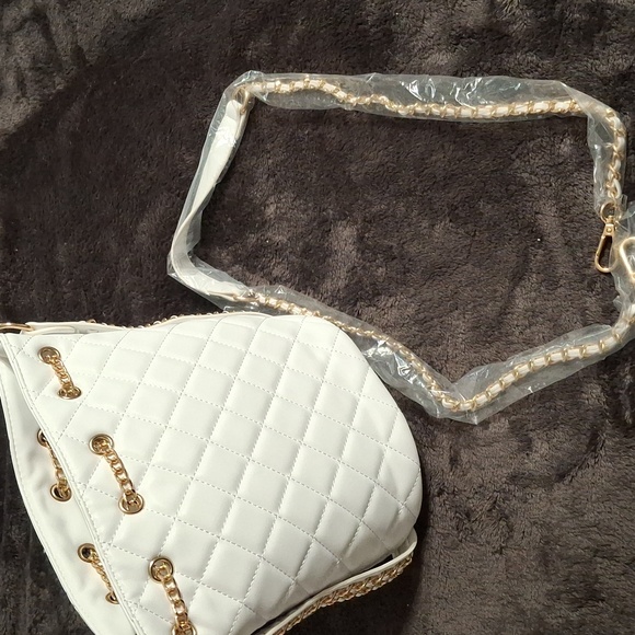 White Quilted Shoulder Bag - Picture 8 of 9